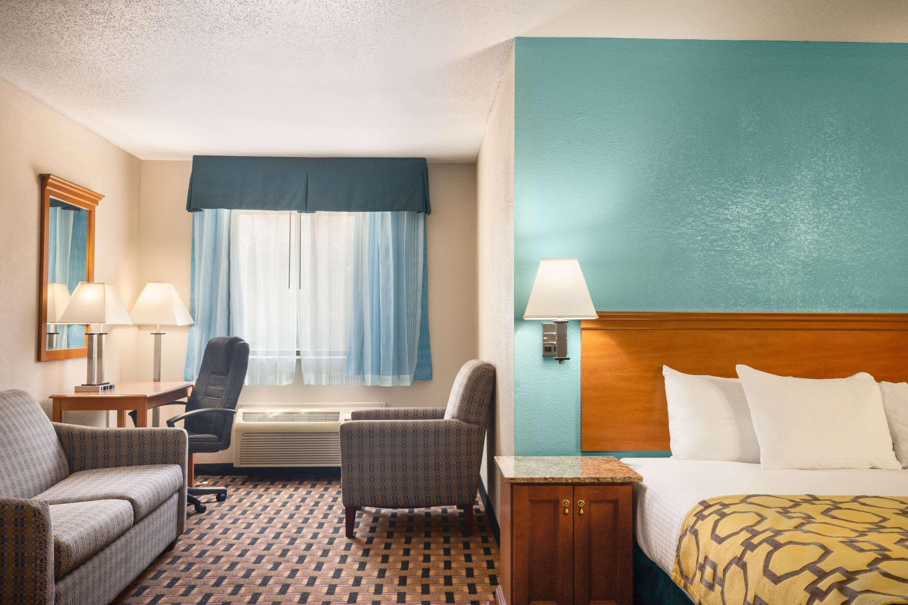 Baymont By Wyndham Warrenton Hotel Ngoại thất bức ảnh