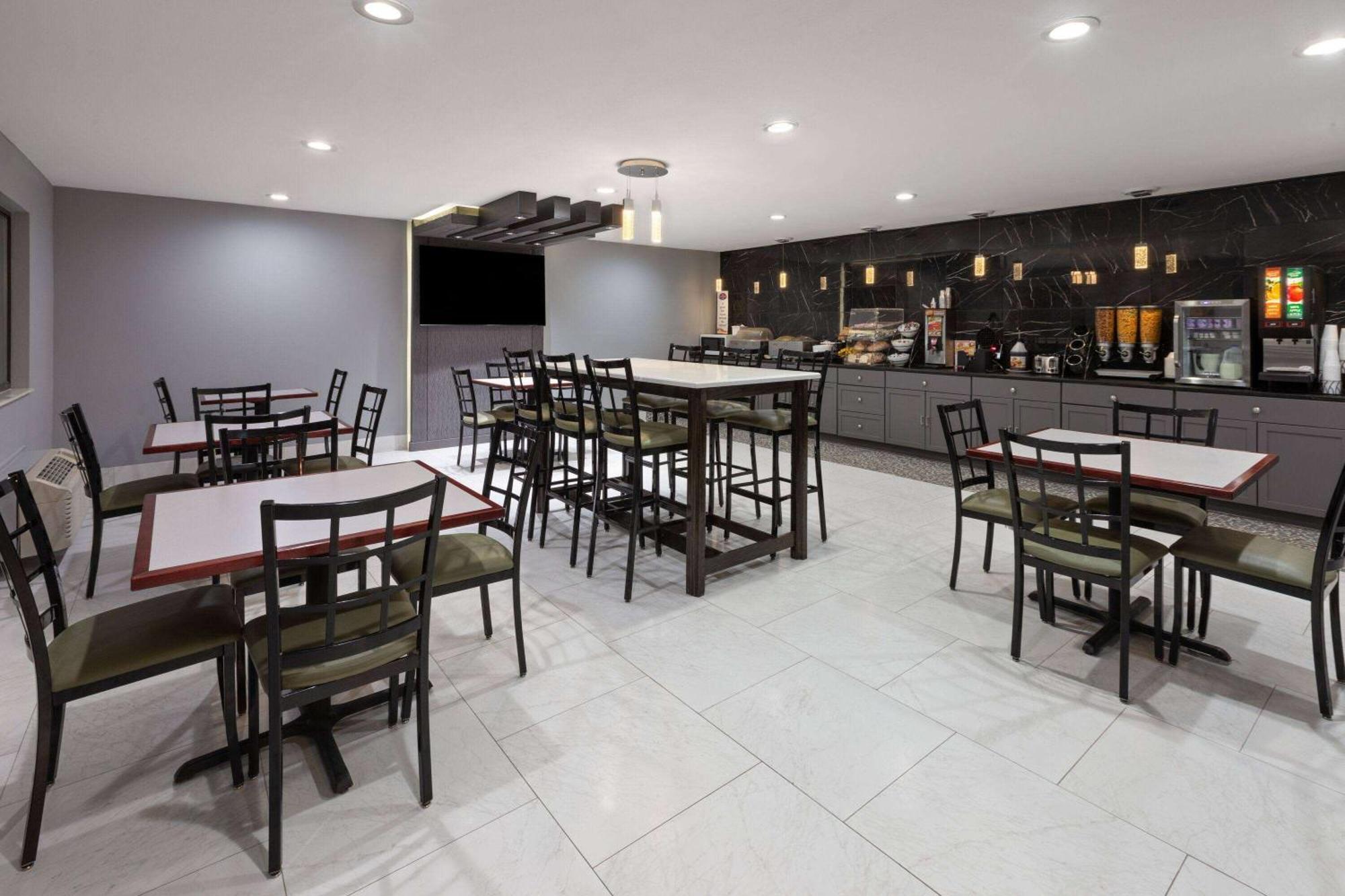 Baymont By Wyndham Warrenton Hotel Ngoại thất bức ảnh