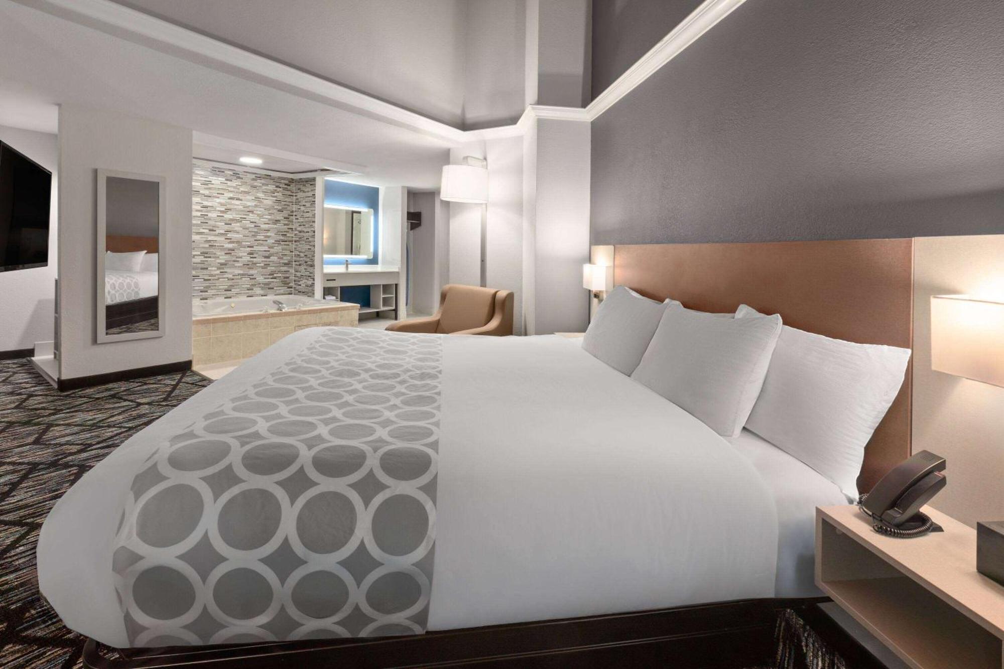 Baymont By Wyndham Warrenton Hotel Ngoại thất bức ảnh