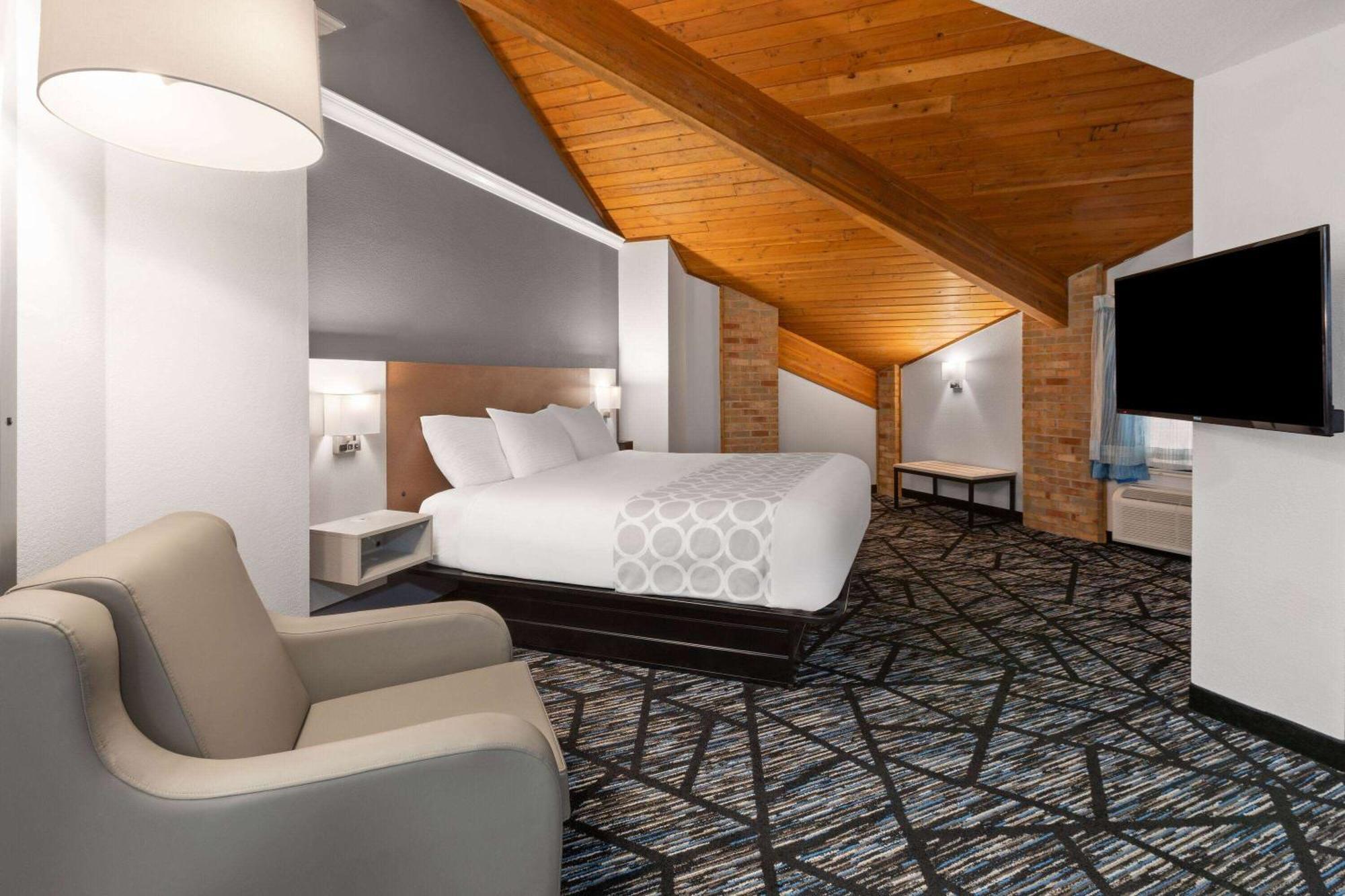 Baymont By Wyndham Warrenton Hotel Ngoại thất bức ảnh
